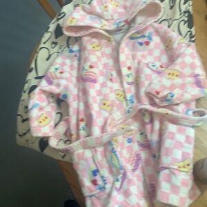 2T toddlers 100% cotton bathrobe.  Great condition.